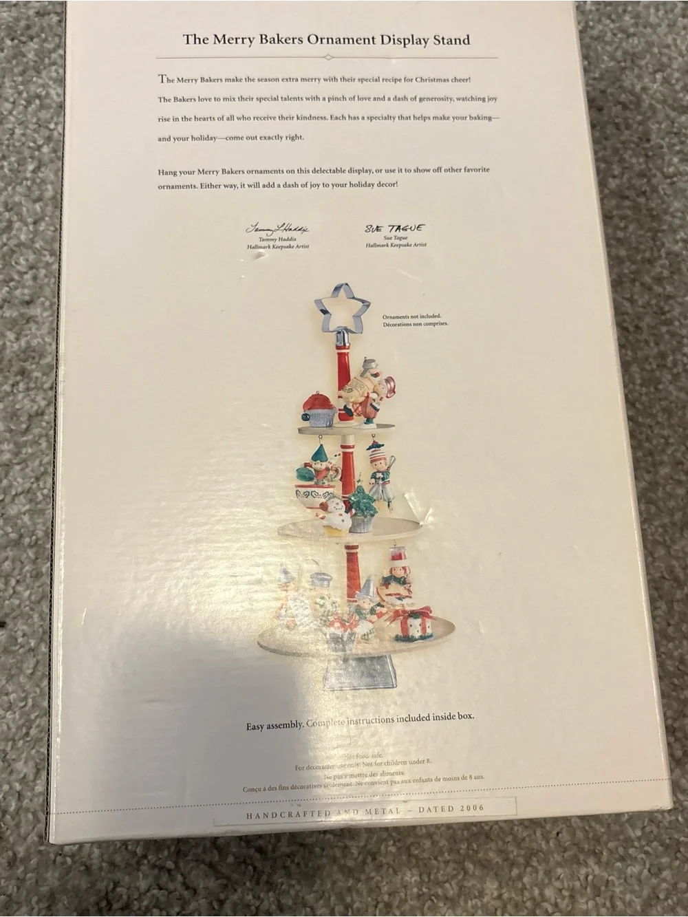 2006 Hallmark The Merry Bakers Ornament Display Stand NEW Christmas